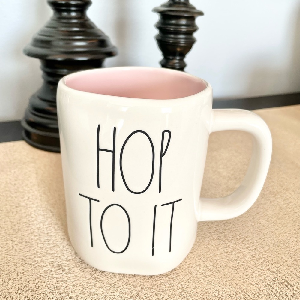 🆕Rae Dunn Ceramic HOP TO IT Mug